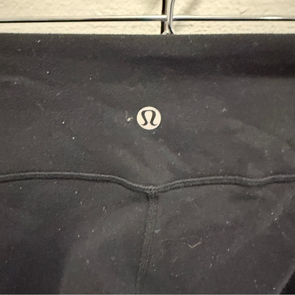 Lululemon Black Cropped Capri Leggings - Picture 3 of 10